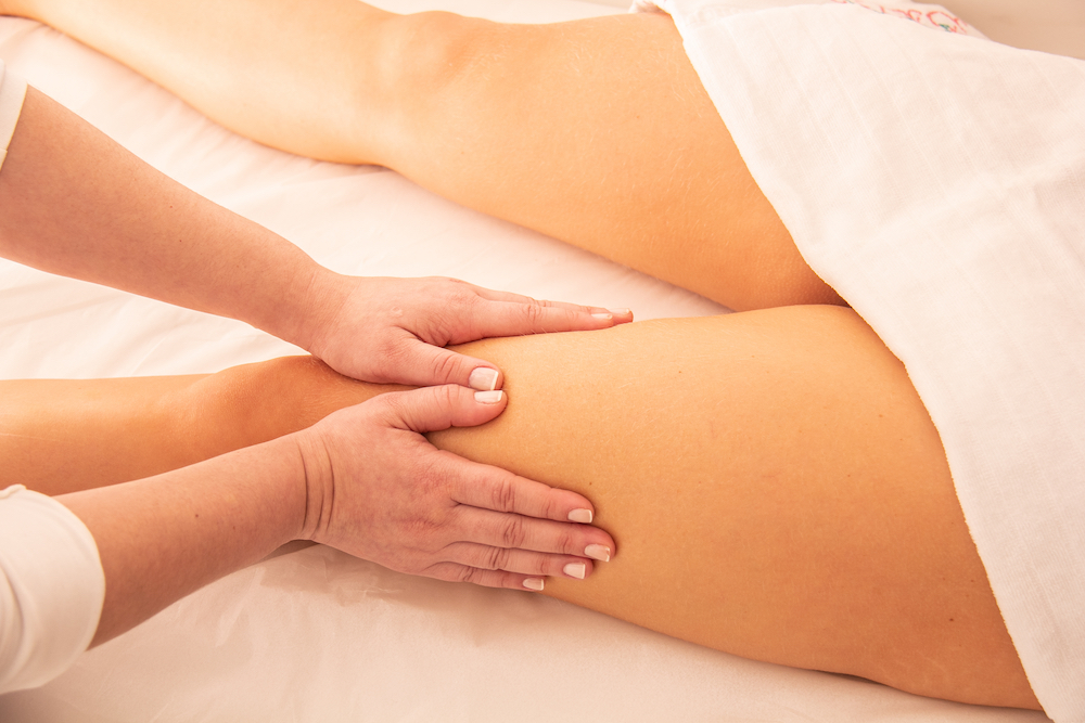 Relaxing,Massage,And,Modeling,Massage,,Lymphatic,Drainage,,Hand-made,And,Aesthetic